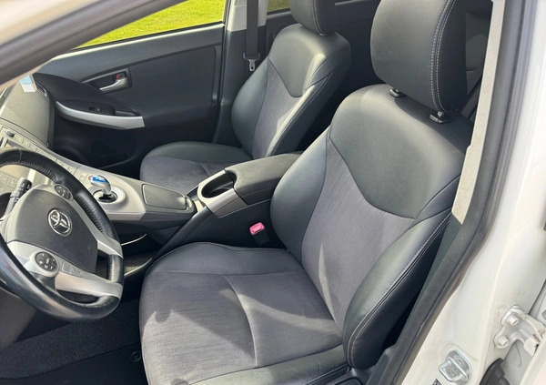 Toyota Prius cena 39900 przebieg: 270000, rok produkcji 2012 z Sulechów małe 137